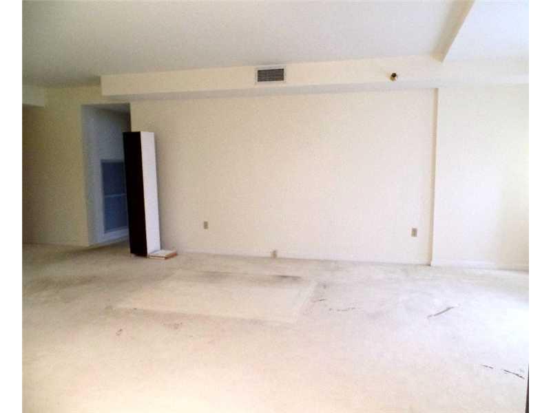 750 Washington Road, Unit 804 Mt. Lebanon, PA 15228 - Photo 10 of 17 Living Room.