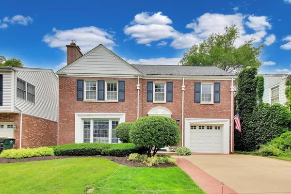 $849,999 | 434 South Beverly Lane, Arlington Heights, IL 60005