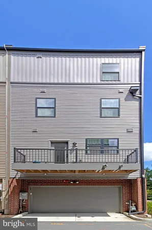 $4,200 | 40 Mural Walk, Washington, DC 20011