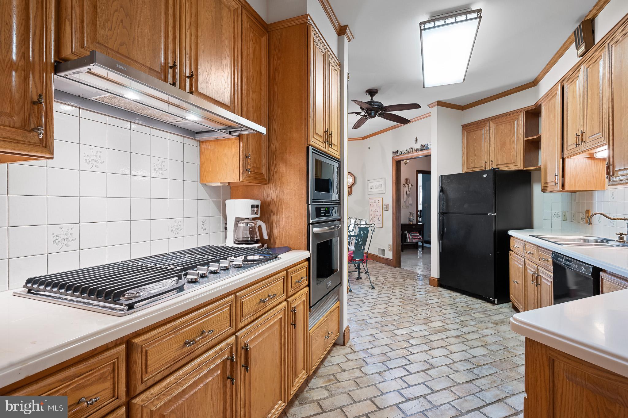 7 Carl Road Wilmington, DE 19803 - Photo 8 of 23 Beautiful Kitchen
