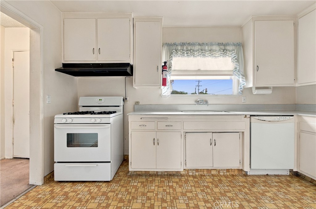 1803 North Studebaker Road Long Beach, CA 90815 - Photo 29 of 34 Gallery Image 29