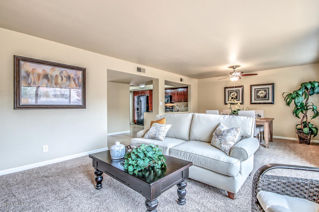 4042 East Bloomfield Road Phoenix, AZ 85032 - Photo 3 of 19 Large Great Room Design
