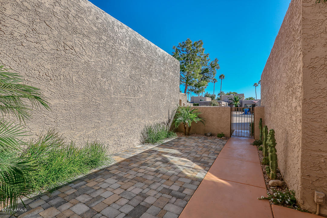 4042 East Bloomfield Road Phoenix, AZ 85032 - Photo 8 of 19 Large Courtyard with Gate & Pavers