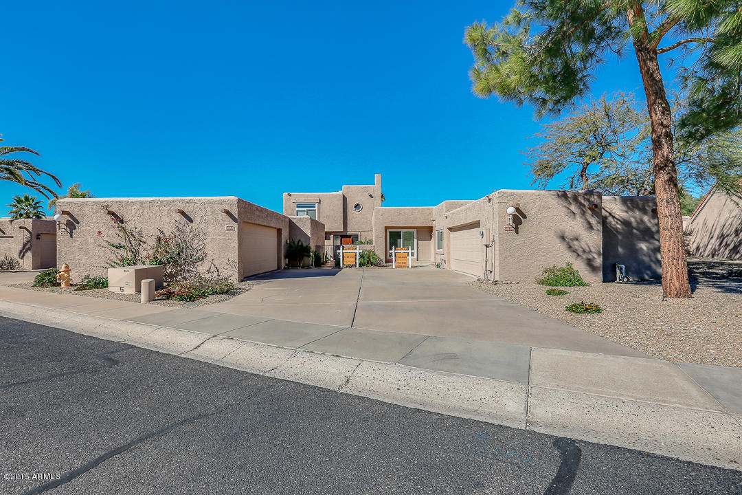4042 East Bloomfield Road Phoenix, AZ 85032 - Photo 10 of 19 Front of Home / 2-Car Garage