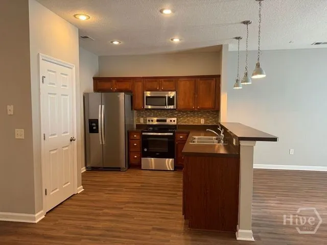 $1,850 | 900 Canyon Oak Loop, Richmond Hill, GA 31324