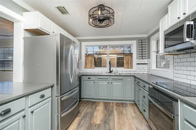 $425,000 | 10820 South County Road 39, Lithia, FL 33547