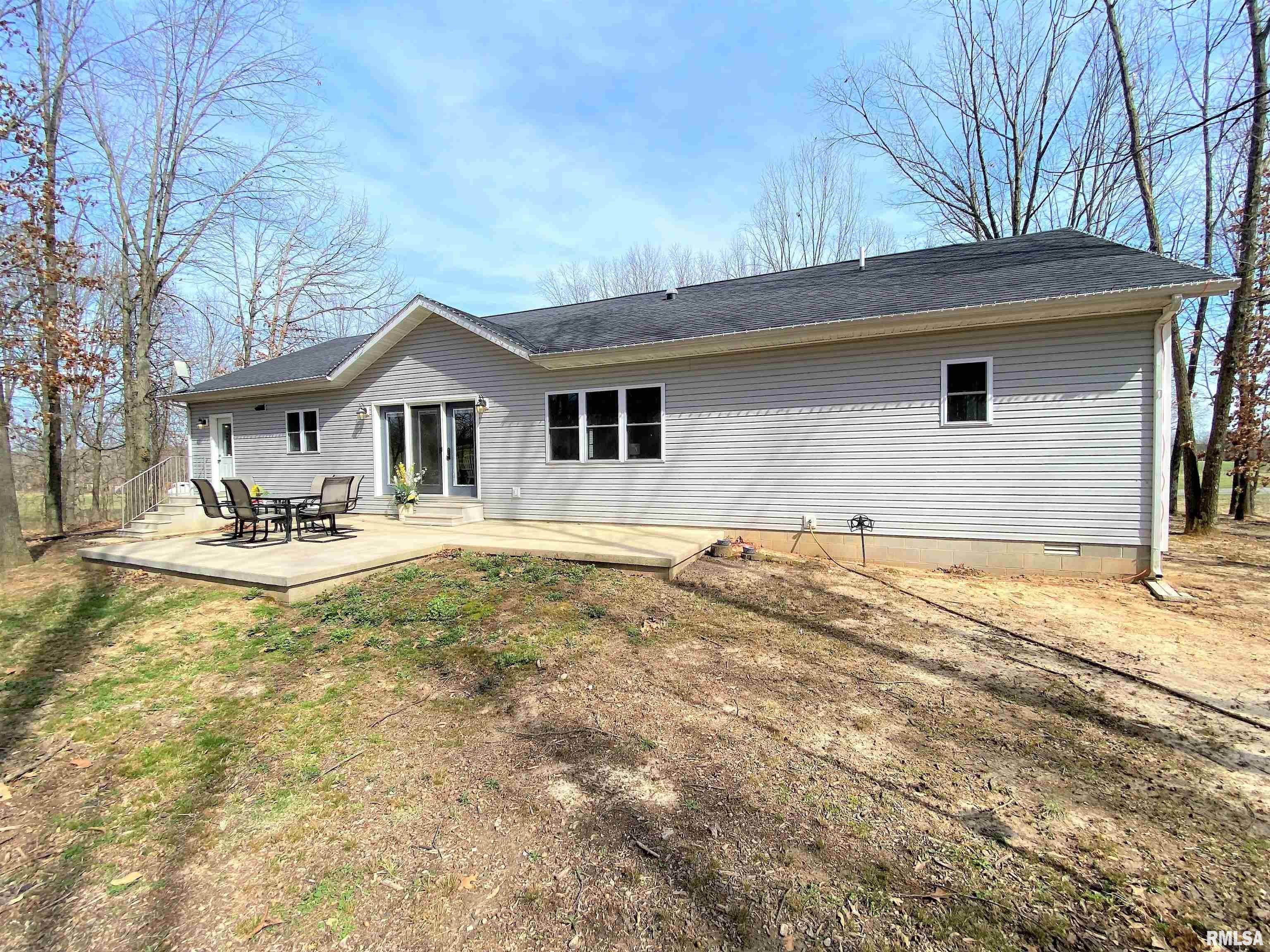 235 Eblin Road Texico, IL 62889 - Photo 3 of 50
