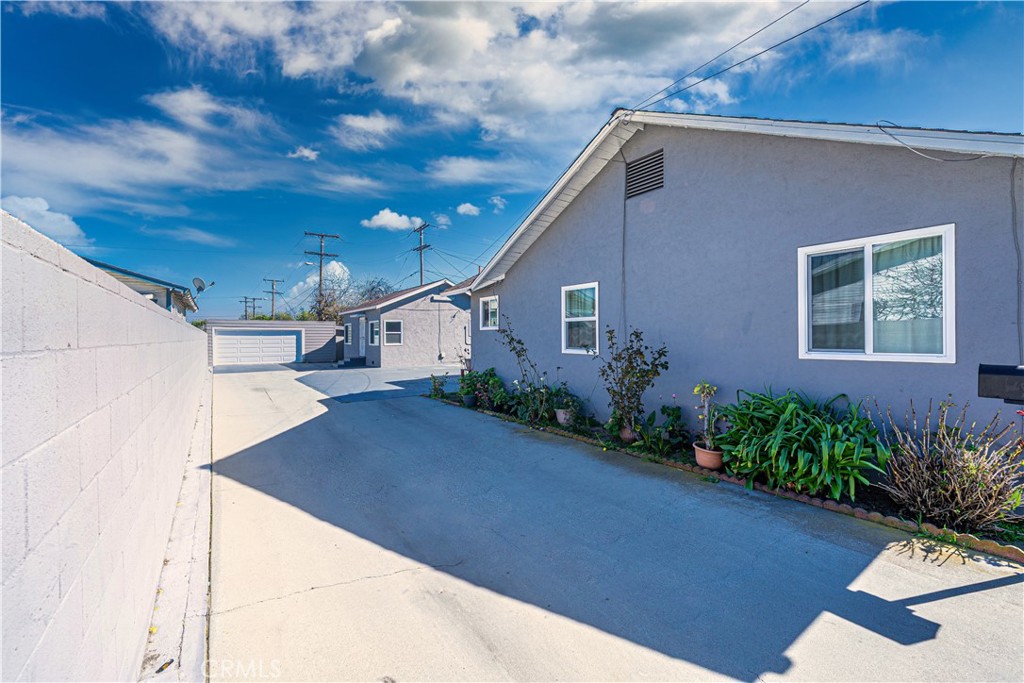 6614 Orchard Avenue Bell, CA 90201 - Photo 5 of 35