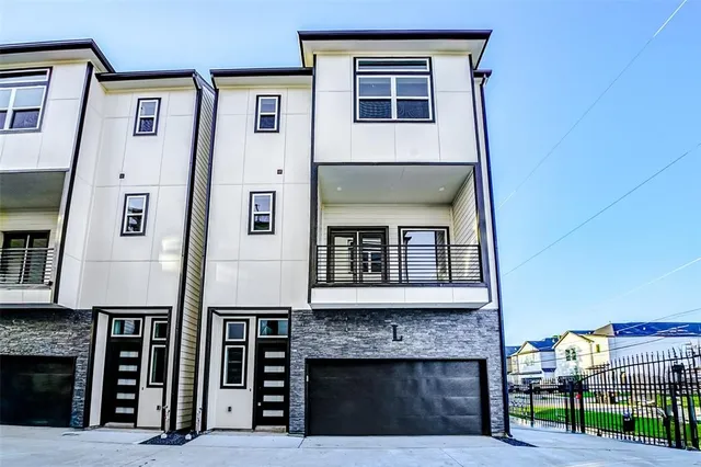 $3,000 | 1913 Hoskins Drive, Unit B, Houston, TX 77080