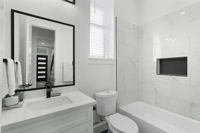 $3,000 | 1913 Hoskins Drive, Unit B, Houston, TX 77080