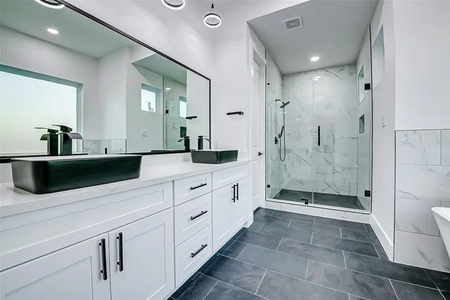 $3,000 | 1913 Hoskins Drive, Unit B, Houston, TX 77080