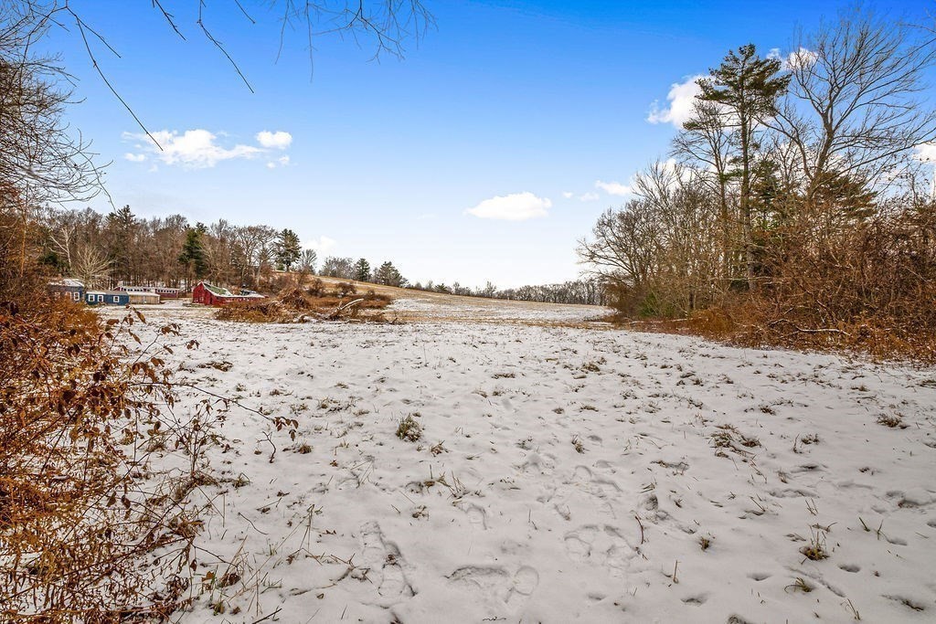 8 Walker Road North Brookfield, MA 01535 - Photo 4 of 17