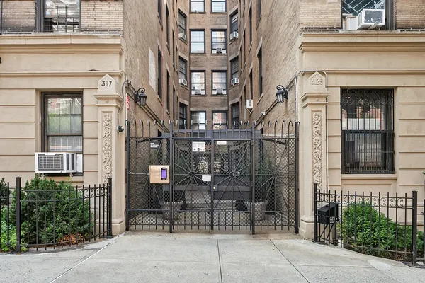 $4,250 | 3117 Broadway, Unit 1 | Morningside Heights