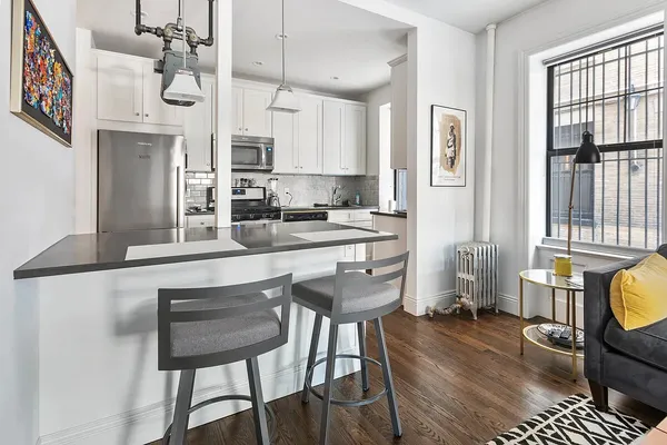 $4,250 | 3117 Broadway, Unit 1 | Morningside Heights