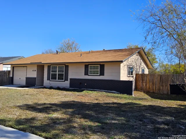 $1,600 | 4718 Castle Walk, San Antonio, TX 78218