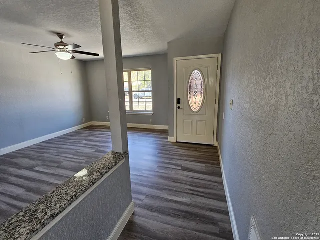 $1,600 | 4718 Castle Walk, San Antonio, TX 78218