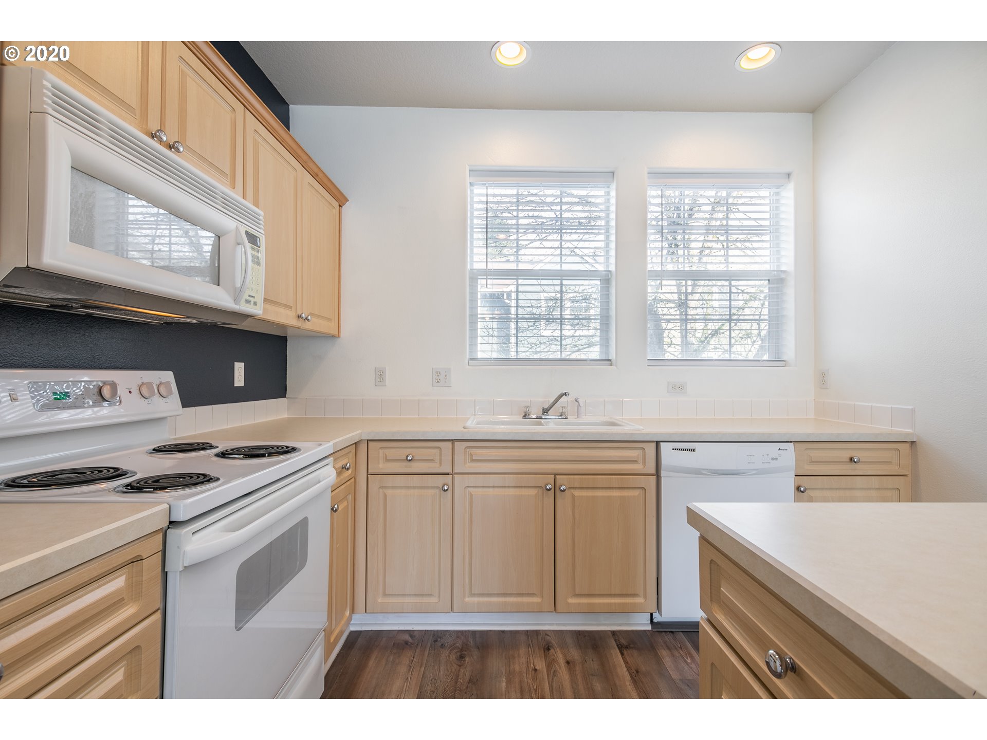 15620 Southwest Black Quartz Street Beaverton, OR 97007 - Photo 12 of 32