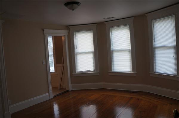 138 Yale Street Springfield, MA 01109 - Photo 3 of 13 Gallery Image 3