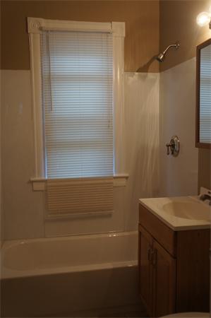 138 Yale Street Springfield, MA 01109 - Photo 4 of 13 Gallery Image 4