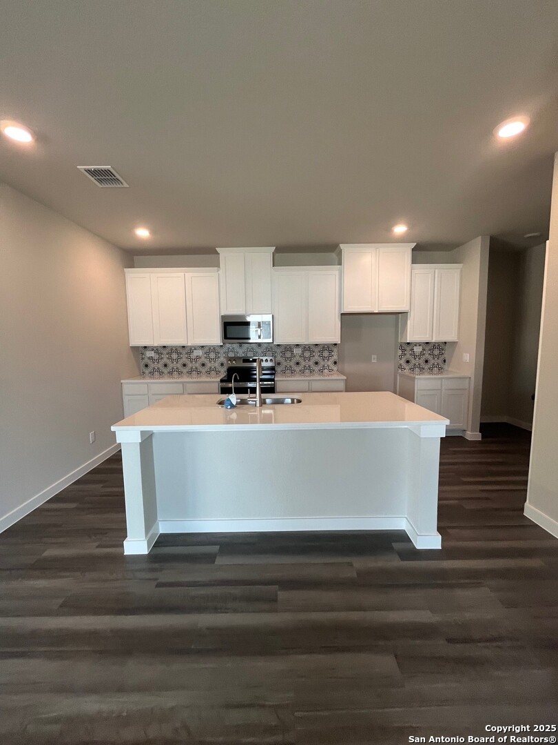 757 Whitman Street New Braunfels, TX 78130 - Photo 4 of 13