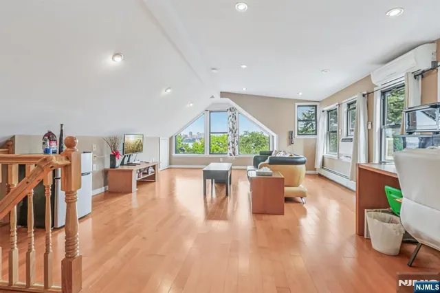 $1,480,000 | 32 Hudson Terrace, Edgewater, NJ 07020