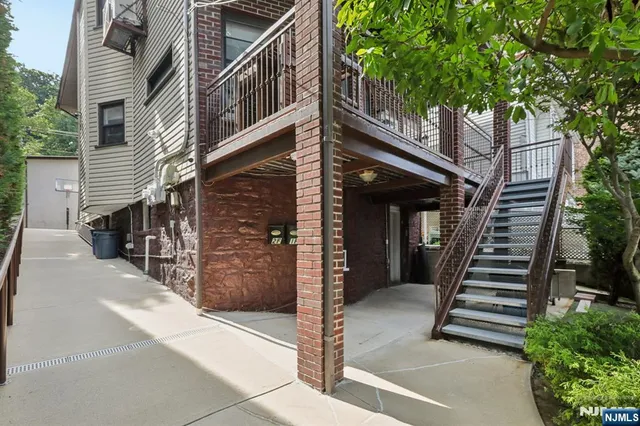 $1,480,000 | 32 Hudson Terrace, Edgewater, NJ 07020