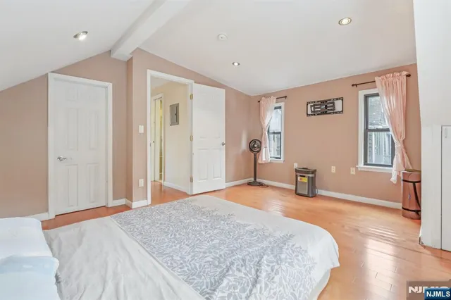 $1,480,000 | 32 Hudson Terrace, Edgewater, NJ 07020