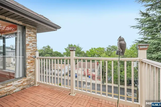 $1,480,000 | 32 Hudson Terrace, Edgewater, NJ 07020