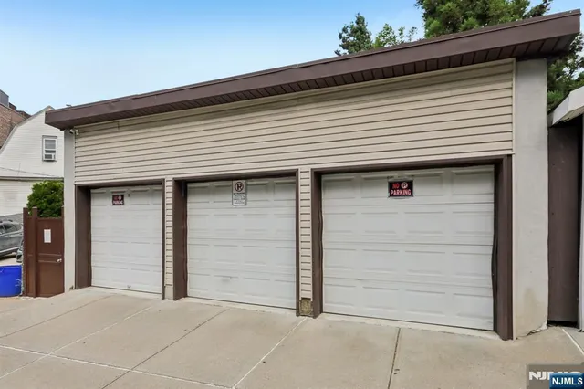 $1,480,000 | 32 Hudson Terrace, Edgewater, NJ 07020