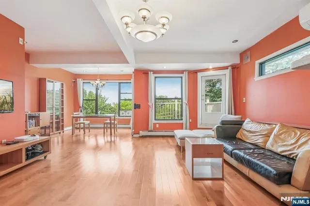 $1,480,000 | 32 Hudson Terrace, Edgewater, NJ 07020