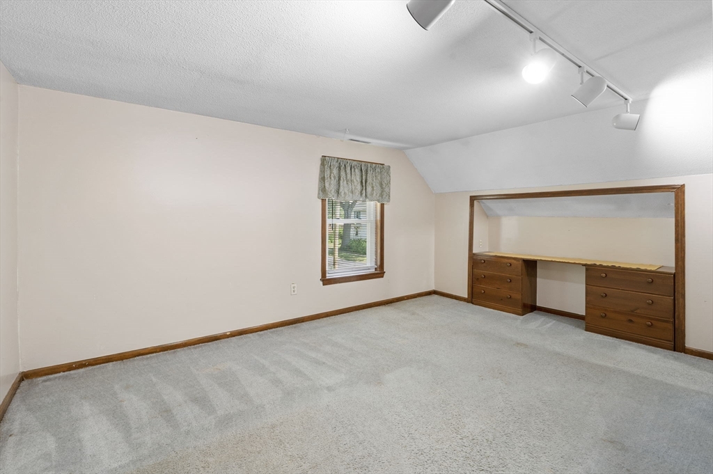 25 Prince Avenue West Springfield, MA 01089 - Photo 24 of 31