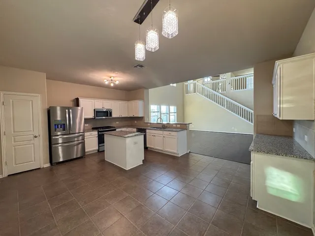 $2,000 | 117 Kemah Lane, Kyle, TX 78640