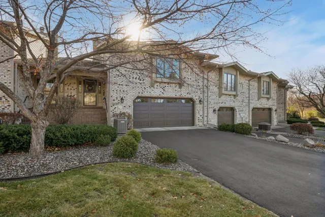 $579,900 | 15135 38th Avenue North, Plymouth, MN 55446