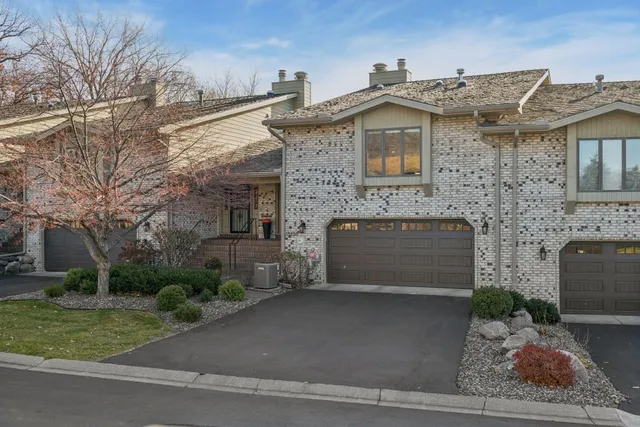 $569,900 | 15135 38th Avenue North, Plymouth, MN 55446