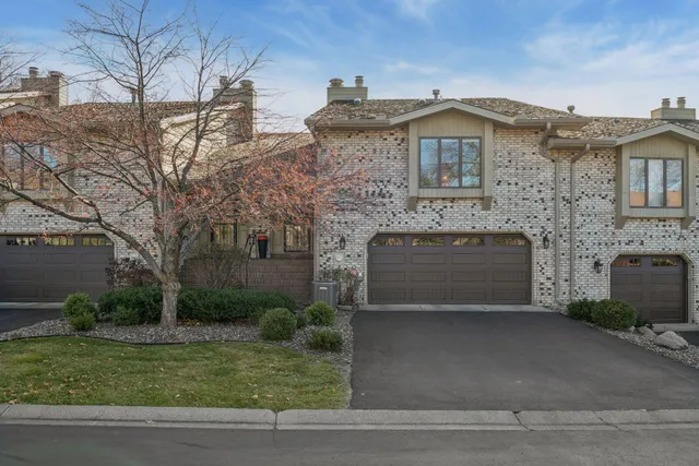 $569,900 | 15135 38th Avenue North, Plymouth, MN 55446