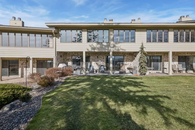 $569,900 | 15135 38th Avenue North, Plymouth, MN 55446