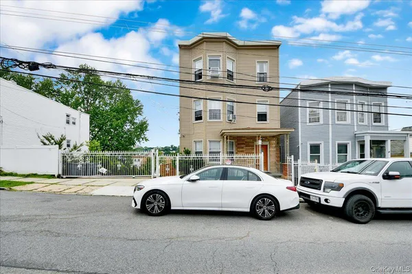 $2,500 | 23 Colin Street, Unit G, Yonkers, NY 10701