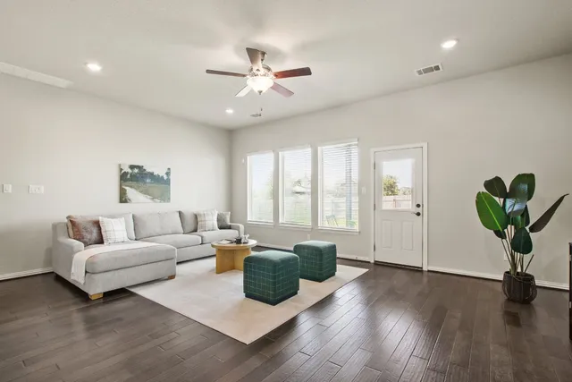 $450,000 | 6831 Catania Loop, Round Rock, TX 78665