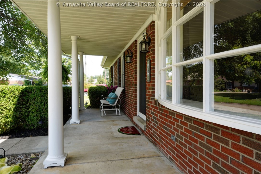 135 Seneca Circle Winfield, WV 25213 - Photo 4 of 27 Gallery Image 4