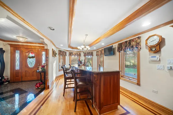 $1,095,000 | 300 North Bradley Road, Libertyville, IL 60048