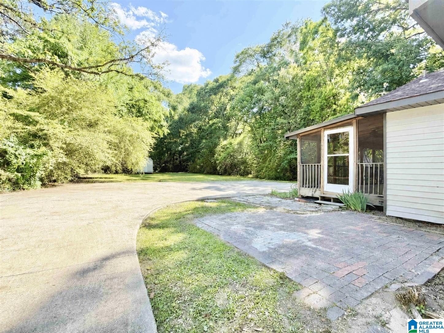 121 West Crest Road Bessemer, AL 35023 - Photo 2 of 68 Gallery Image 2