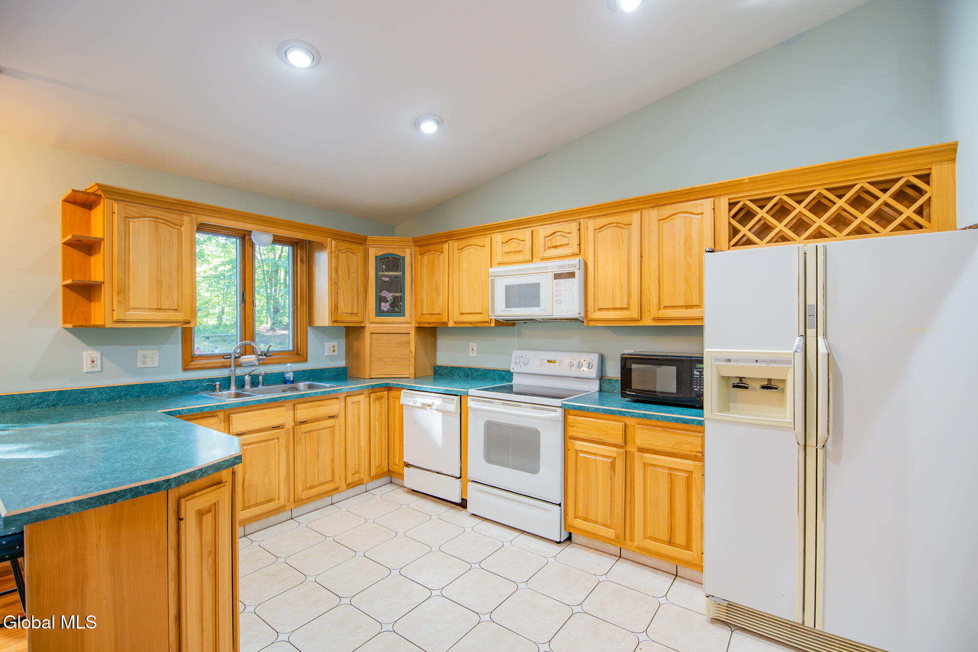 99 Traver Road Wilton, NY 12831 - Photo 9 of 47 DSC02837