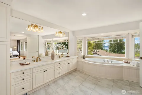 $2,898,000 | 10030 Northeast 110th Street, Kirkland, WA 98033