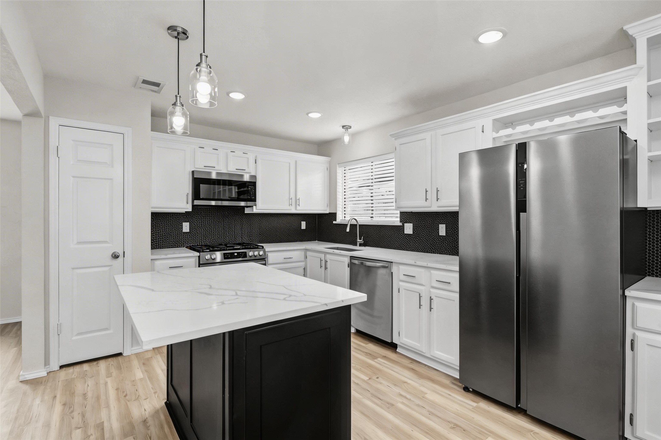 9982 Burntfork Street Houston, TX 77064 - Photo 7 of 21