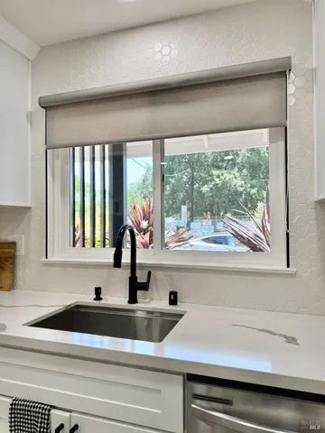 $799,000 | 2300 West Park Avenue, Napa, CA 94558