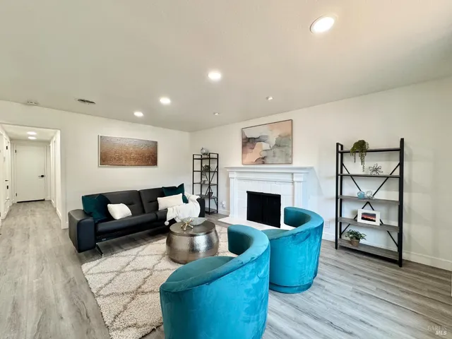 $799,000 | 2300 West Park Avenue, Napa, CA 94558