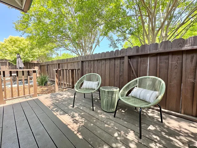 $799,000 | 2300 West Park Avenue, Napa, CA 94558