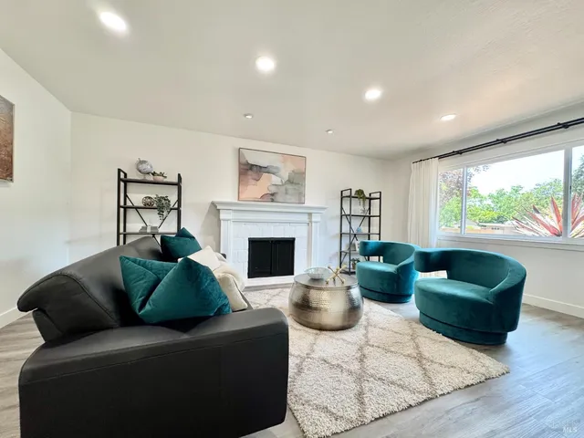 $799,000 | 2300 West Park Avenue, Napa, CA 94558