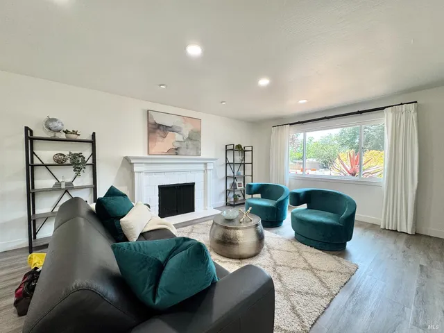 $799,000 | 2300 West Park Avenue, Napa, CA 94558