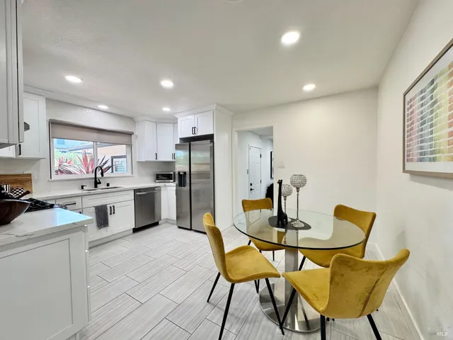 $799,000 | 2300 West Park Avenue, Napa, CA 94558